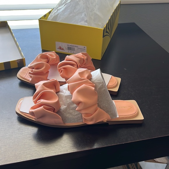 Circus by Sam Edelman Women's Iggy Ruched Slide Sandals...MSRP $75 - Picture 6 of 6